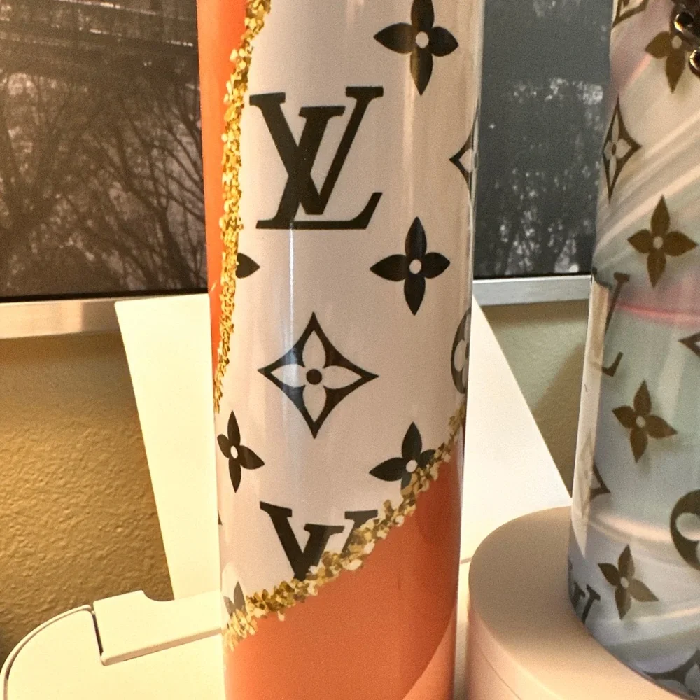 Customized High end Tumblers! Multicolor Tumblers (with Chain) - Picture 2 of 10